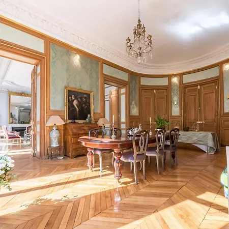 Wagram Luxury Palace *